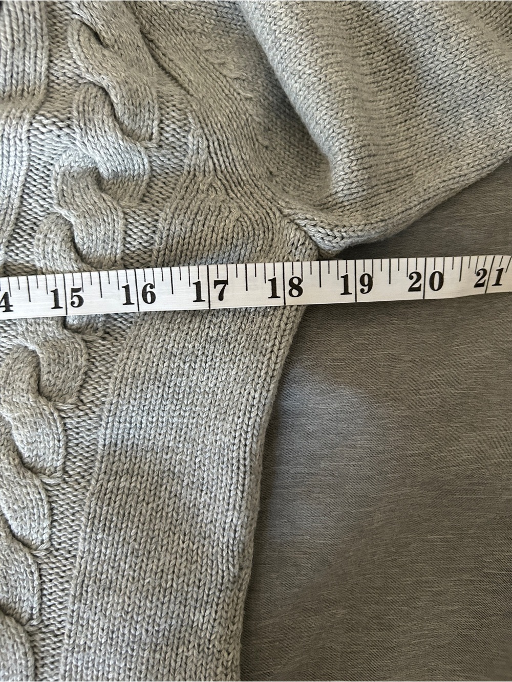 Y2K Banana Republic Gray Cable Knit V-Neck Sweater Medium Preppy Cozy Core Fall - Picture 6 of 8